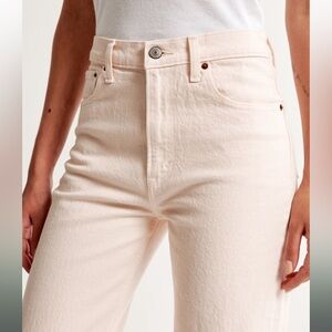 Abercrombie high rise 90’s relaxed jeans, pink size 30